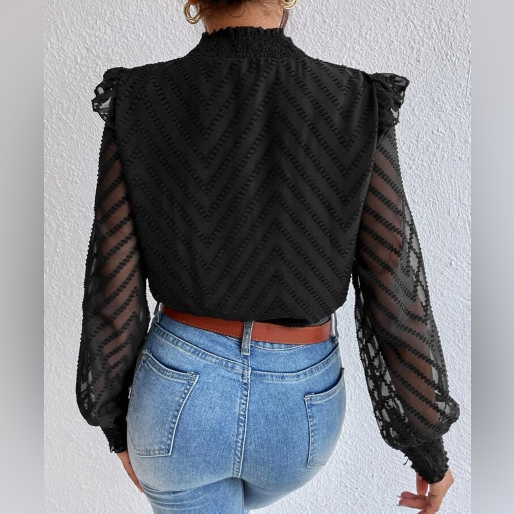🔥BNWOT Tie Neck Ruffle Trim Lantern Sleeve Blouse! - Picture 3 of 8